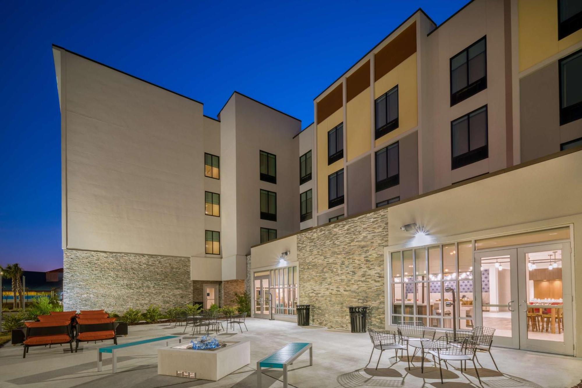 Hilton Garden Inn Brunswick Exterior photo